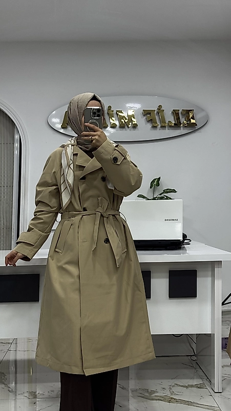 FULAR DETAYLI TRENÇKOT CAMEL