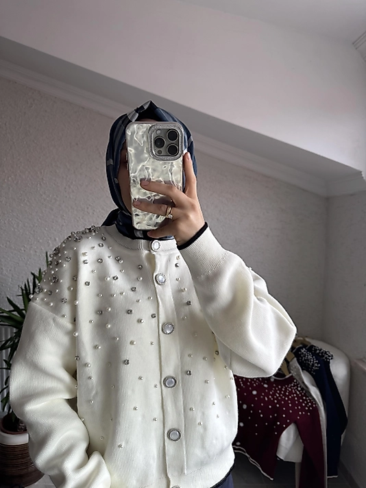 TAŞ VE İNCİ DETAYLI HIRKA BEYAZ