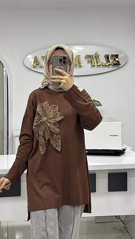 GÜL DETAYLI MERSERİZE TUNİK KAHVERENGİ