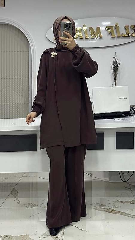 BROŞ DETAYLI TAKIM KAHVE