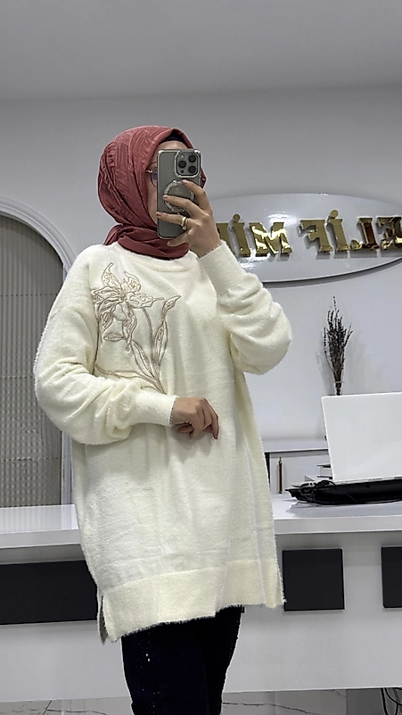 İŞLEME DETAYLI ANGORA KAZAK KREM